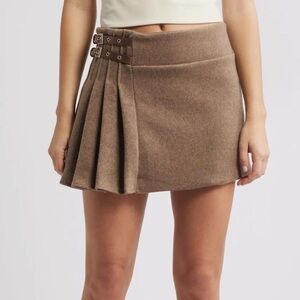 Mistress Rocks - Mid Rise Pinstripe Pleated Mini skirt